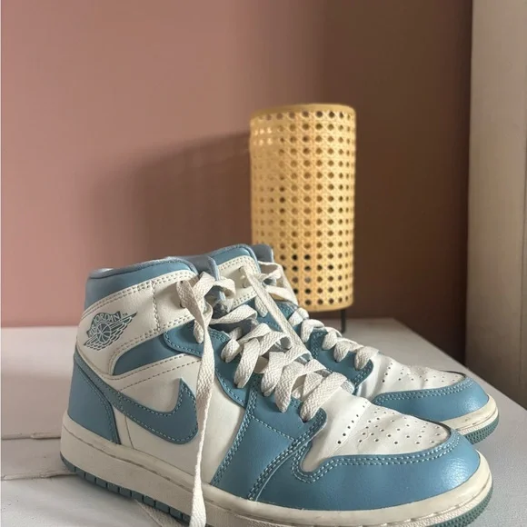 Nike Air Jordan Sneakers Blue and White - Picture 2 of 4